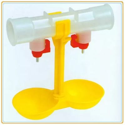 Comedouro e bebedouro para frangos de corte de plástico PP 80-100ml Rendimento de água